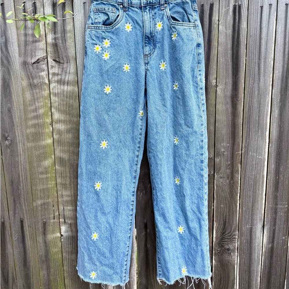 Cotton On Blue Daisy Embroidered Women's Jeans